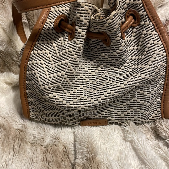 Fossil Crossbody Cinch Closure Purse ❤️ 💙 💖 - Picture 8 of 12